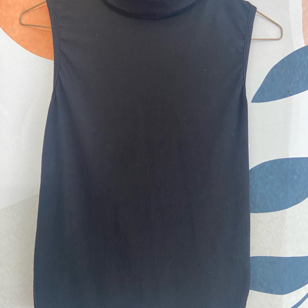 Black Sleeveless Top